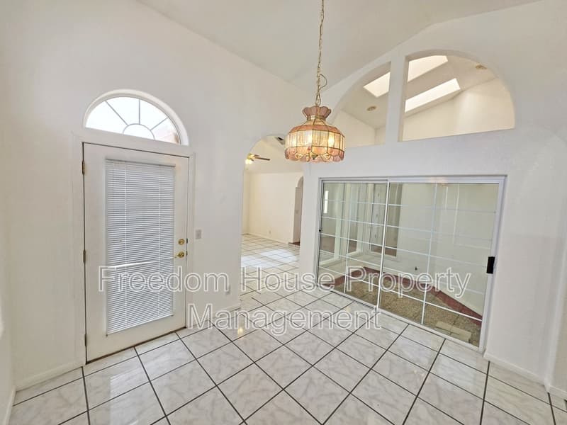 Pahrump House: 2060 River Plate Drive