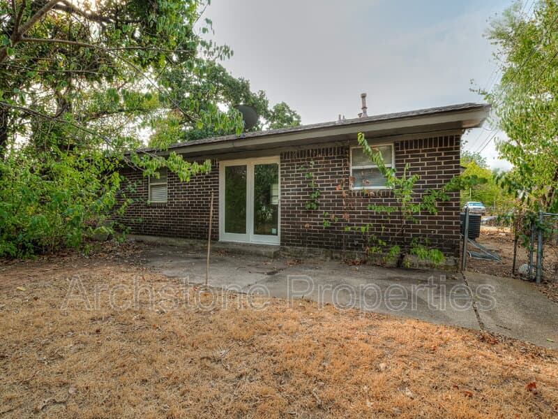 Midwest City House: 1309 Hickory Lane