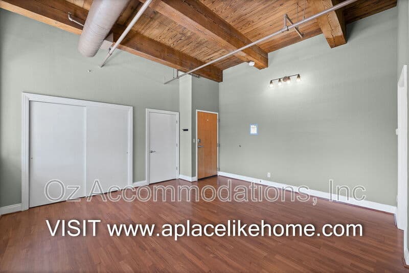 Kansas City Condo: 609 Central St