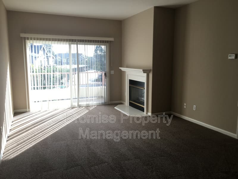 Oceanside Condo: 565 Lands End Way
