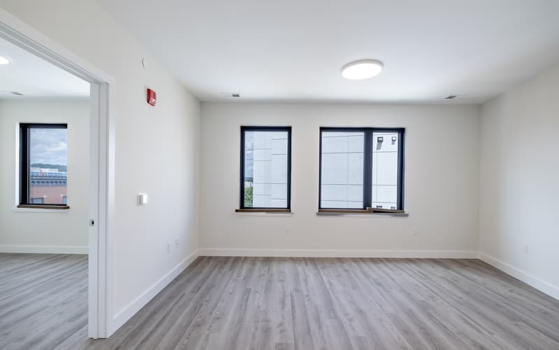 Orange Condo: 72 S Essex Ave, City of Orange, NJ 07050 - 613