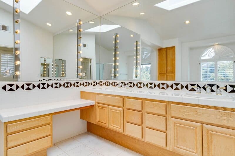 Temecula House: 32579 Valentino Way