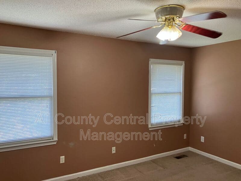 Birmingham House: 4717 Cheshire Circle