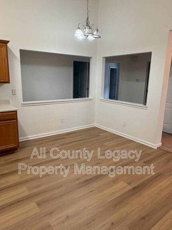 Snellville House: 2803 Newtons Crest Cir
