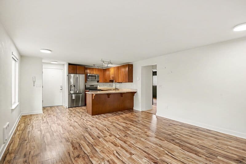 Seattle Condo: 1751 NW 58th St