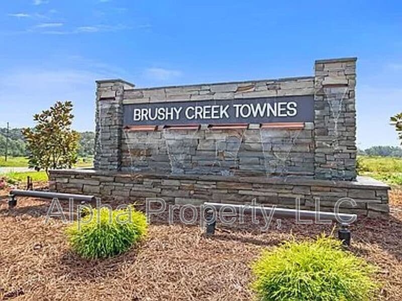Greer Townhome: 30 Moorlyn Ln