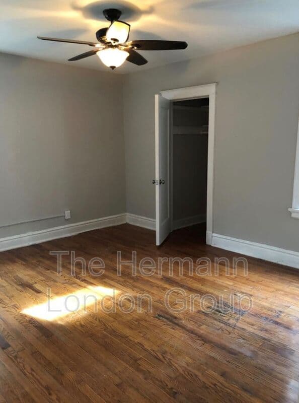 Saint Louis Condo: 3300-3308 Russell Blvd