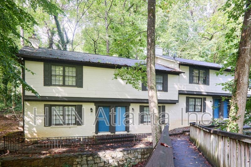 Norcross Condo: 5557 Estates Court