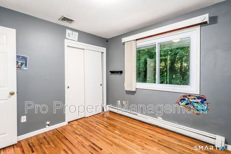 New Milford House: 212 Chestnut Land Rd.