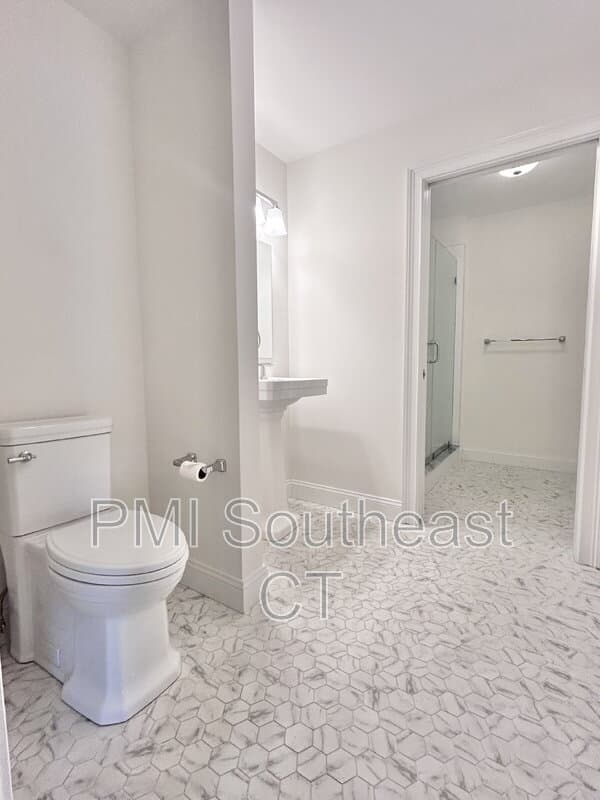 New London Condo: 461 Bank Street