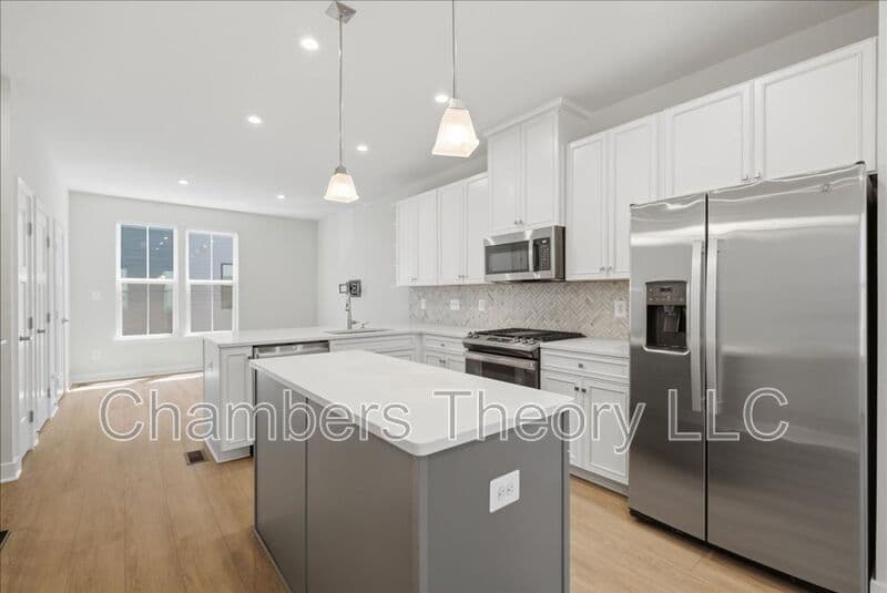 Chantilly House: 4322 Ellipse Terrace