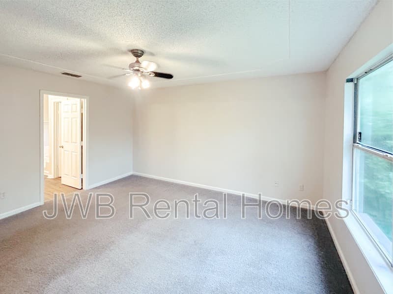 Orange Park House: 383 Turtle Dove Dr