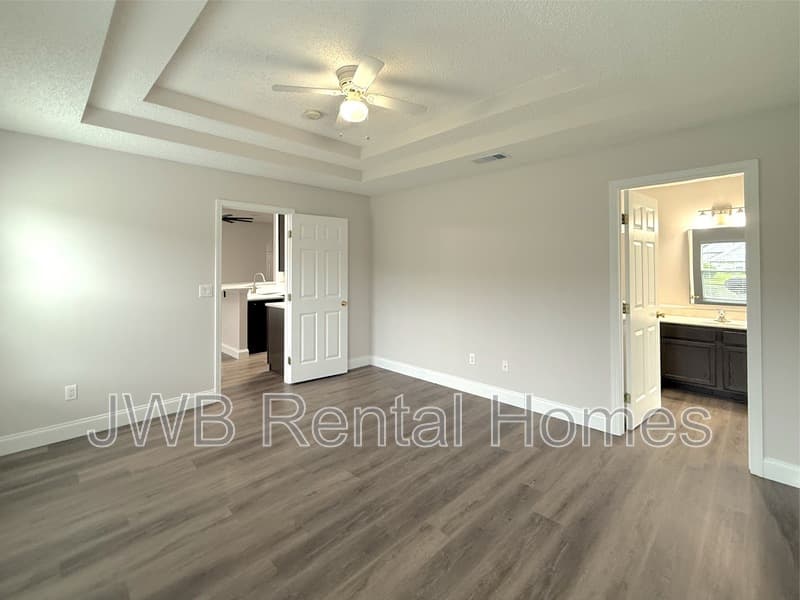 Saint Johns House: 557 Grand Parke Dr