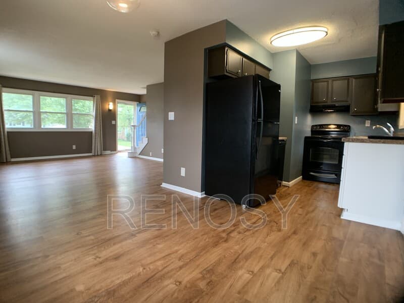Des Moines House: 5174 NE 6th Ct