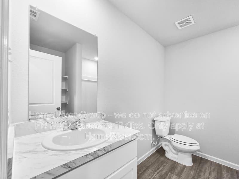 Granbury House: 137 Bluebonnet Way