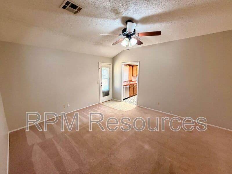 Yukon House: 105 N Eastgate Dr