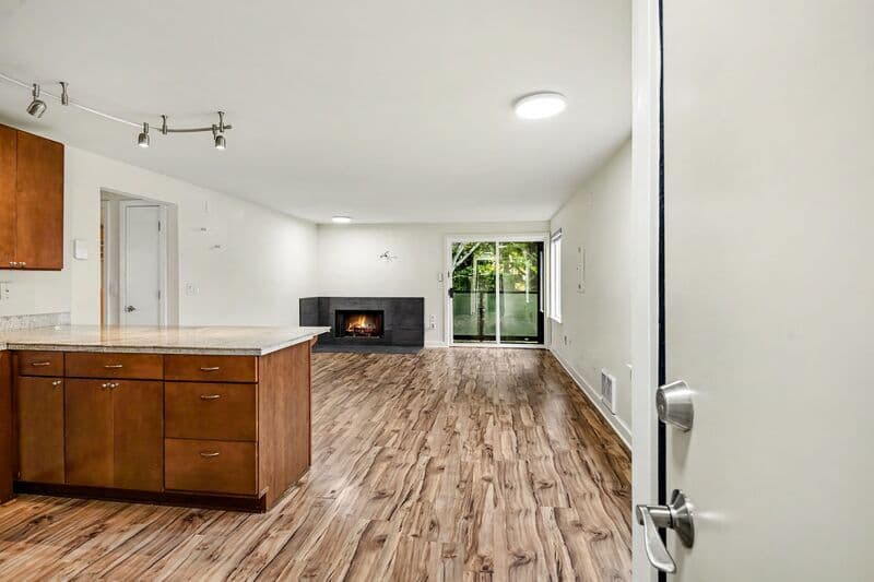 Seattle Condo: 1751 NW 58th St