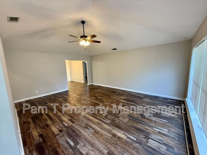 Savannah House: 110 Bobstay Ct