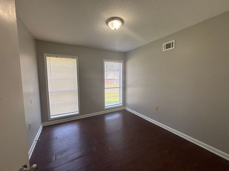 Memphis House: 5197 Chantilly Dr