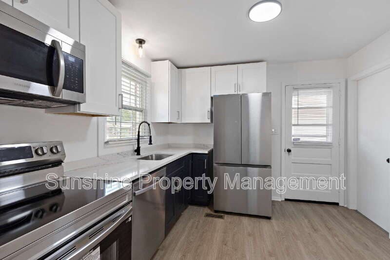 Newport News House: 906 37th St