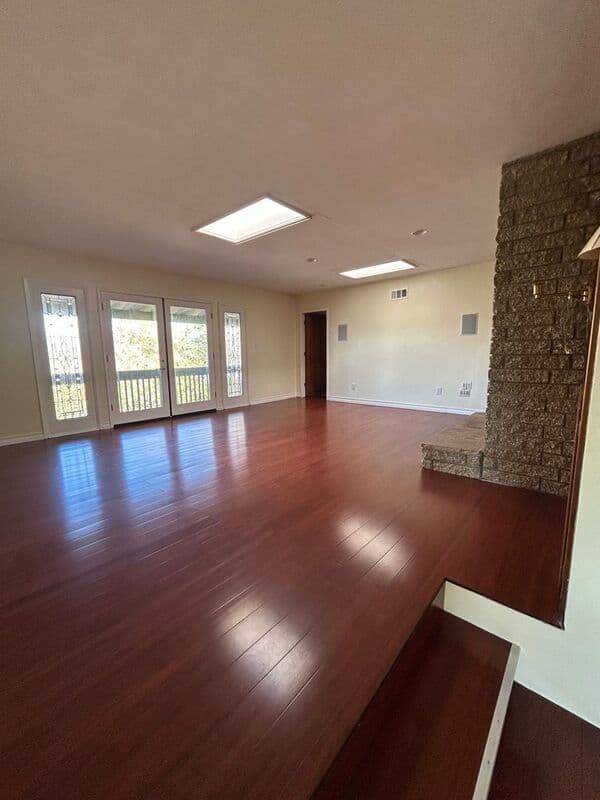 La Mesa House: 4040 Yale Ave