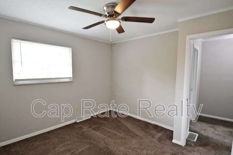 Columbus House: 1226 Parkview Dr