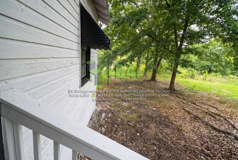 Milledgeville House: 1645 Vinson Hwy
