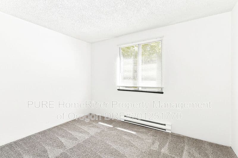 Portland Apartment: 14124-14212 NE Sandy Blvd