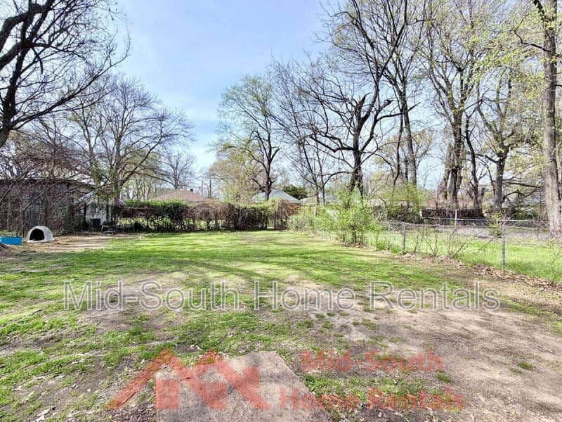 Memphis Condo: 1353 Fairfax St