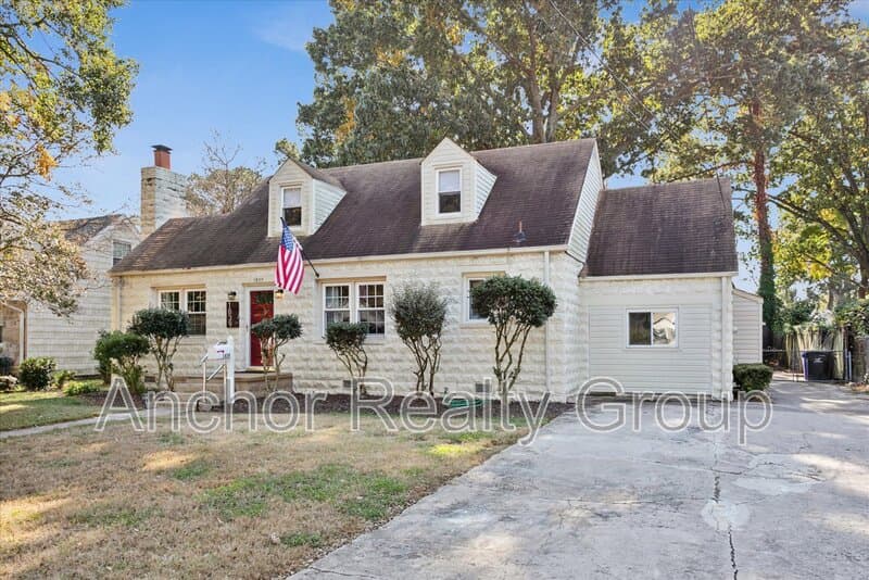 Norfolk House: 1839 Edgewood Avenue