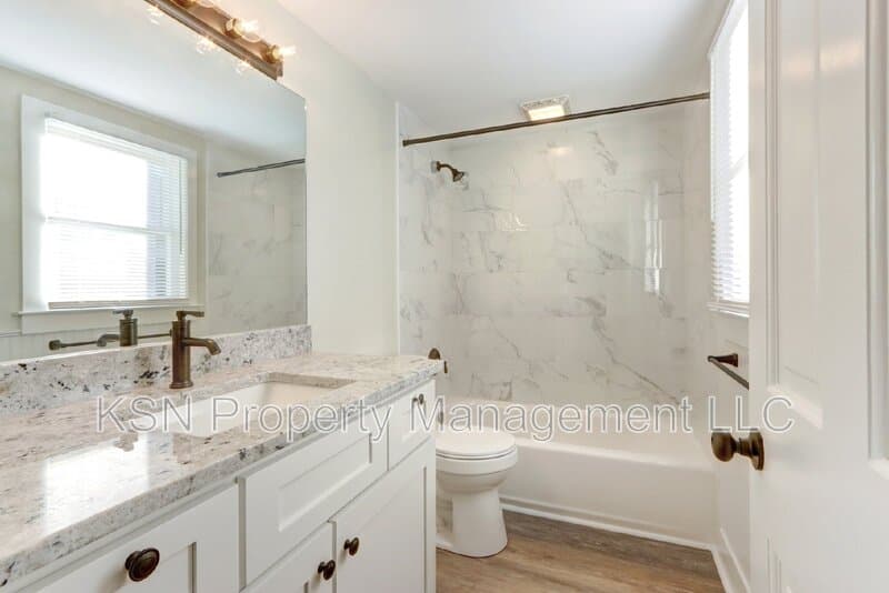 Savannah Condo: 543 East Harris Street