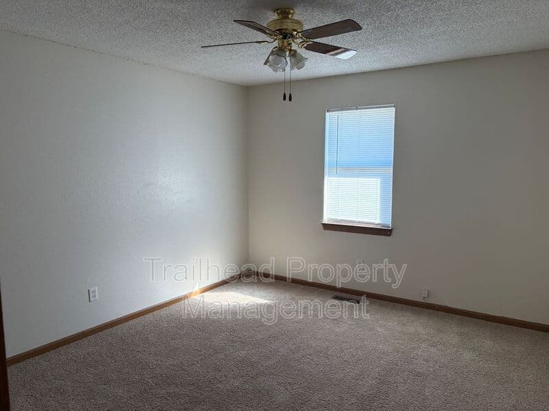 Kansas City House: 8707 NW 82ND Terrace