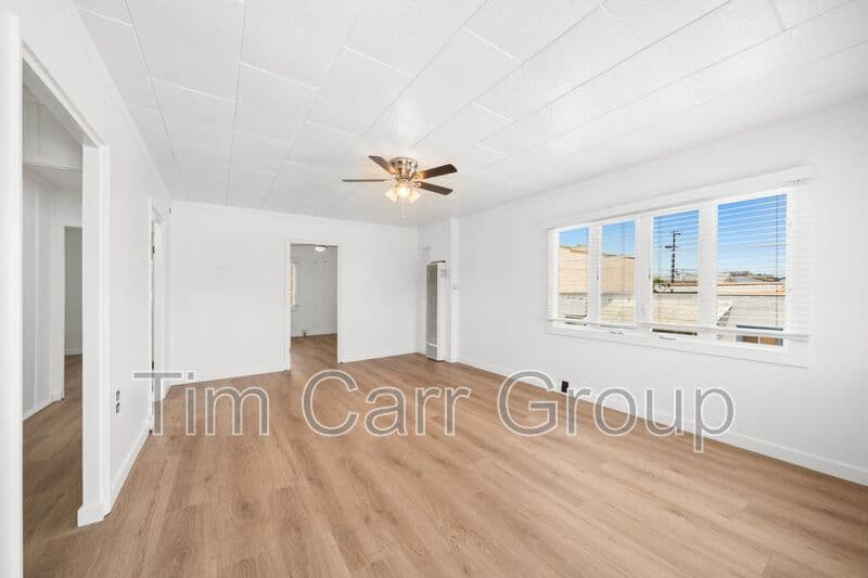 Costa Mesa Condo: 123 E 18th Street