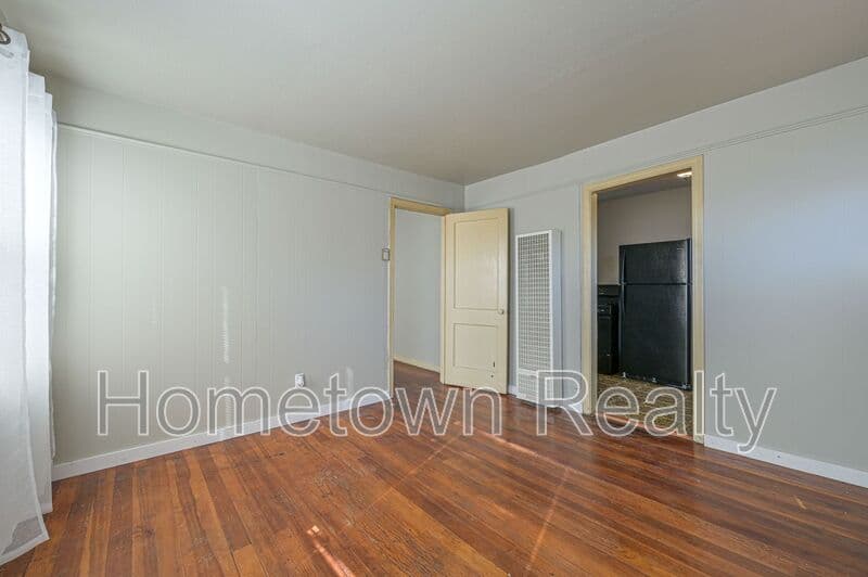Norman House: 1127.5 W Eufaula Street