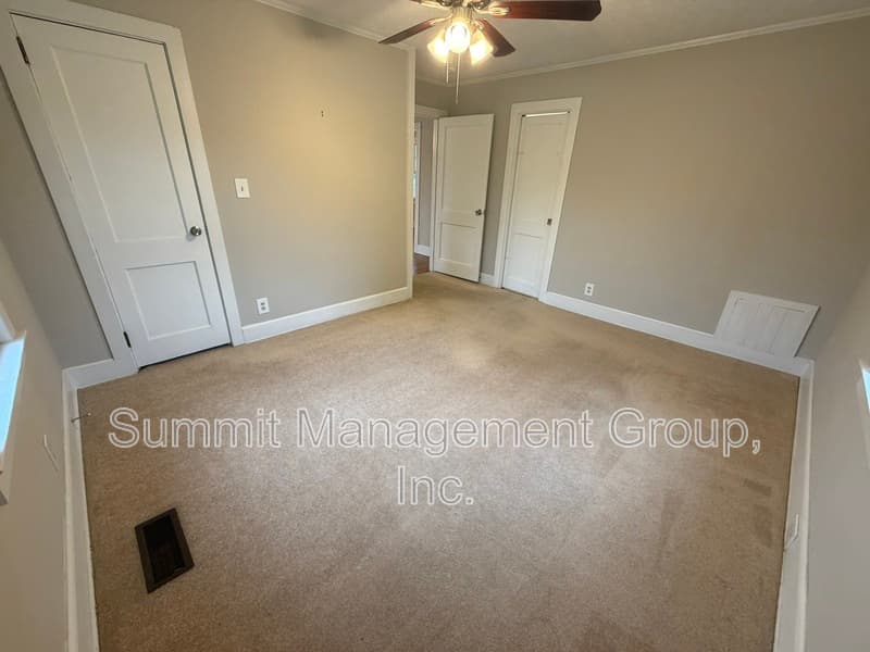 Covington House: 5118 Newton Drive NE