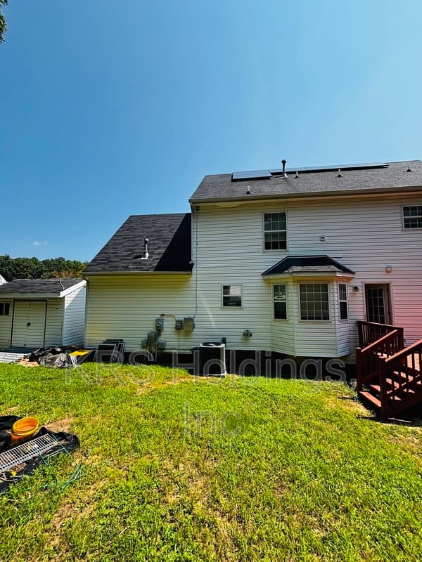 Chester House: 15012 Pine Vista Ln