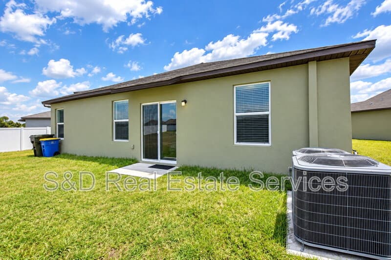 Bartow House: 2767 Red Egret Dr.