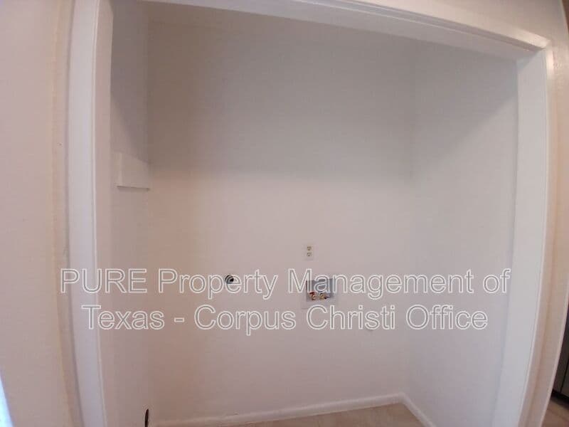 Corpus Christi Condo: 5001 Middlecoff Rd