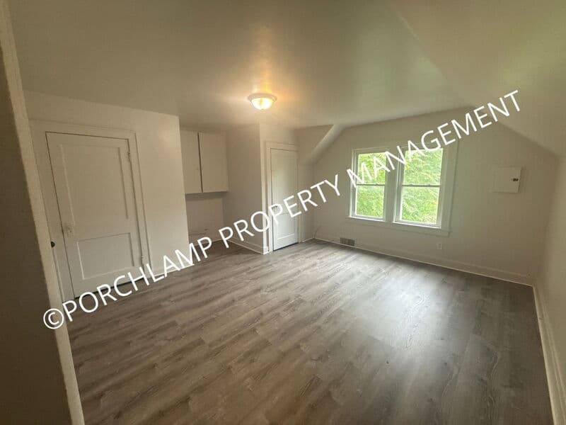 Muskegon Condo: 216 West Grand Avenue