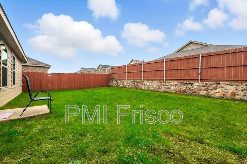 Hutchins House: 1653 Bluffview Dr