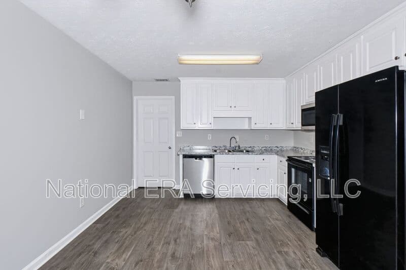 Locust Grove House: 704 Emertrey Dr