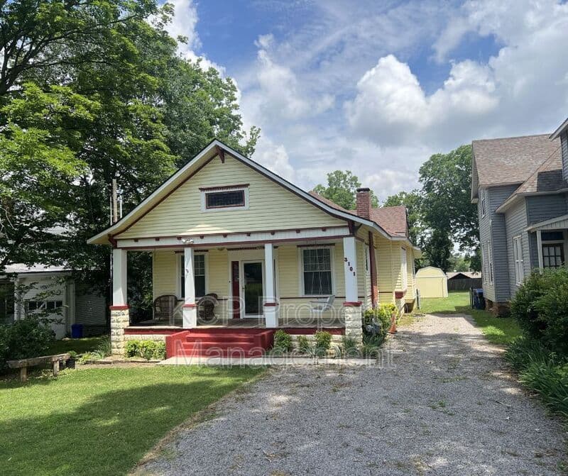 Fort Smith House: 3101 Park Avenue