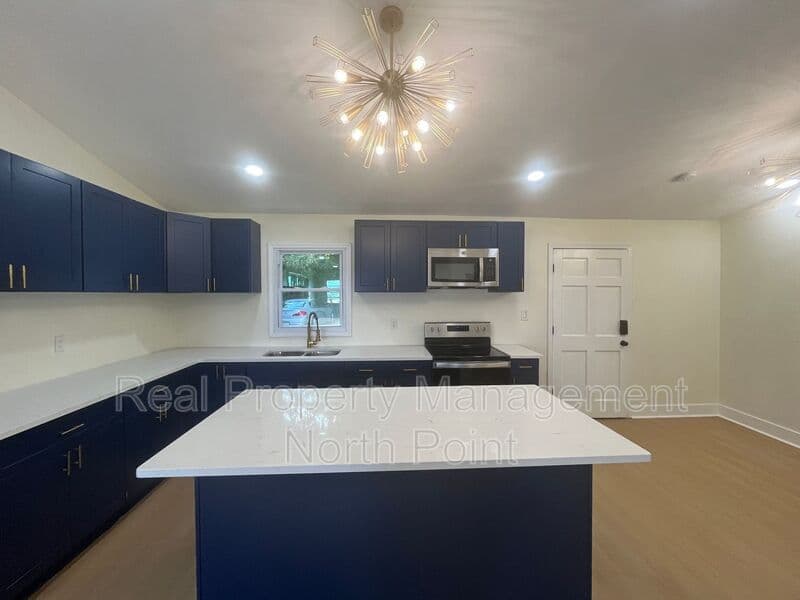 Atlanta House: 1645 Metropolitan Pkwy SW