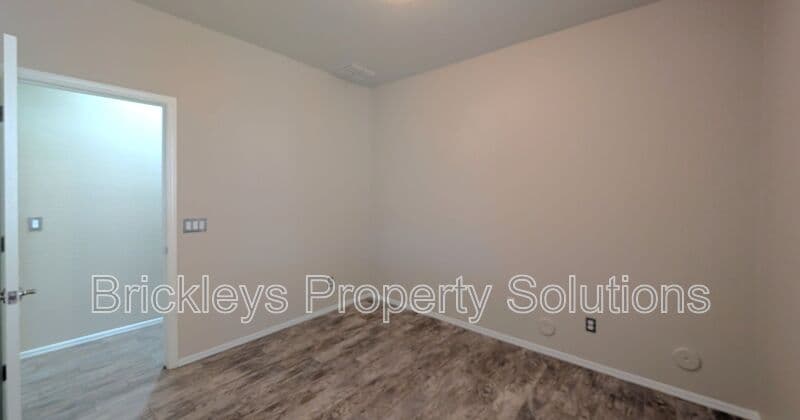 Chandler House: 1311 E Marlin Dr
