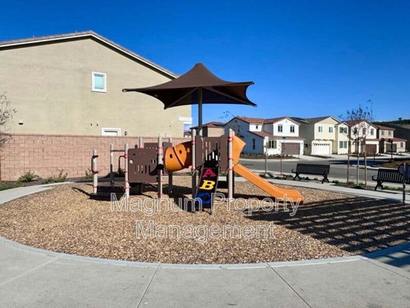 Winchester House: 31799 Woodbank Way