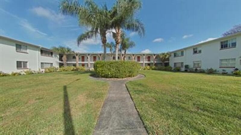 St. Petersburg Condo: 4729 39th Avenue North - 101