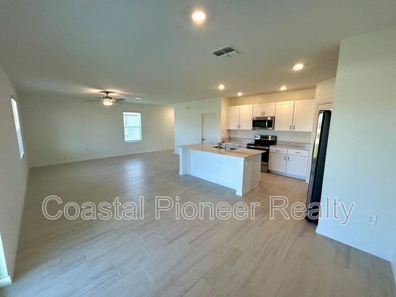 San Antonio House: 11708 Radiant Shore Loop