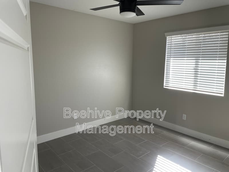Mesa Condo: 4809 E Camino Cir