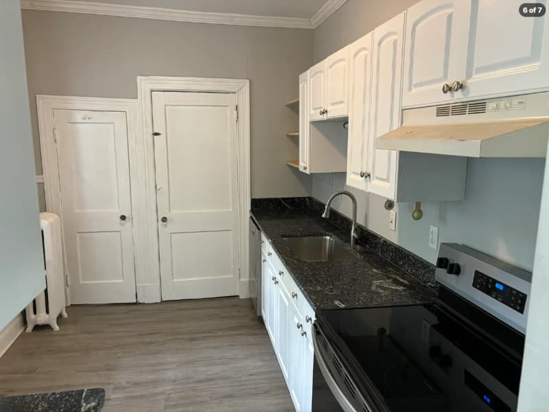 Richmond House: 922 Sabot St