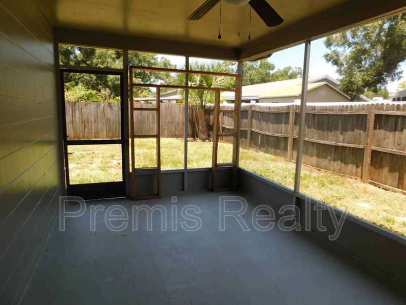 Palm Harbor House: 1846 East Orangeside Road